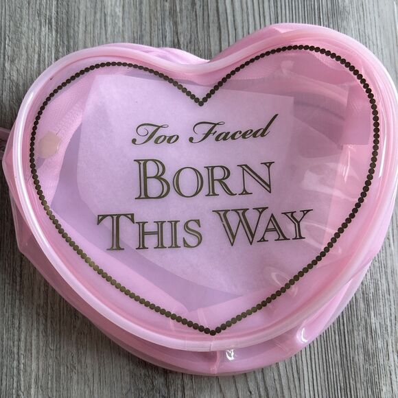 NWT  -Too Faced RARE Heart Shaped Cosmetic Travel Organizer Bag - Picture 1 of 8